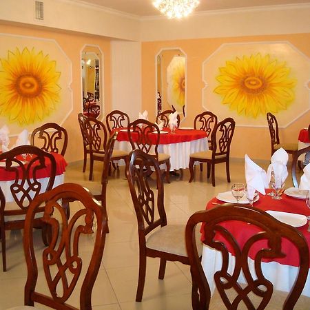 Ust-Kamenogorsk Hotel Екстериор снимка