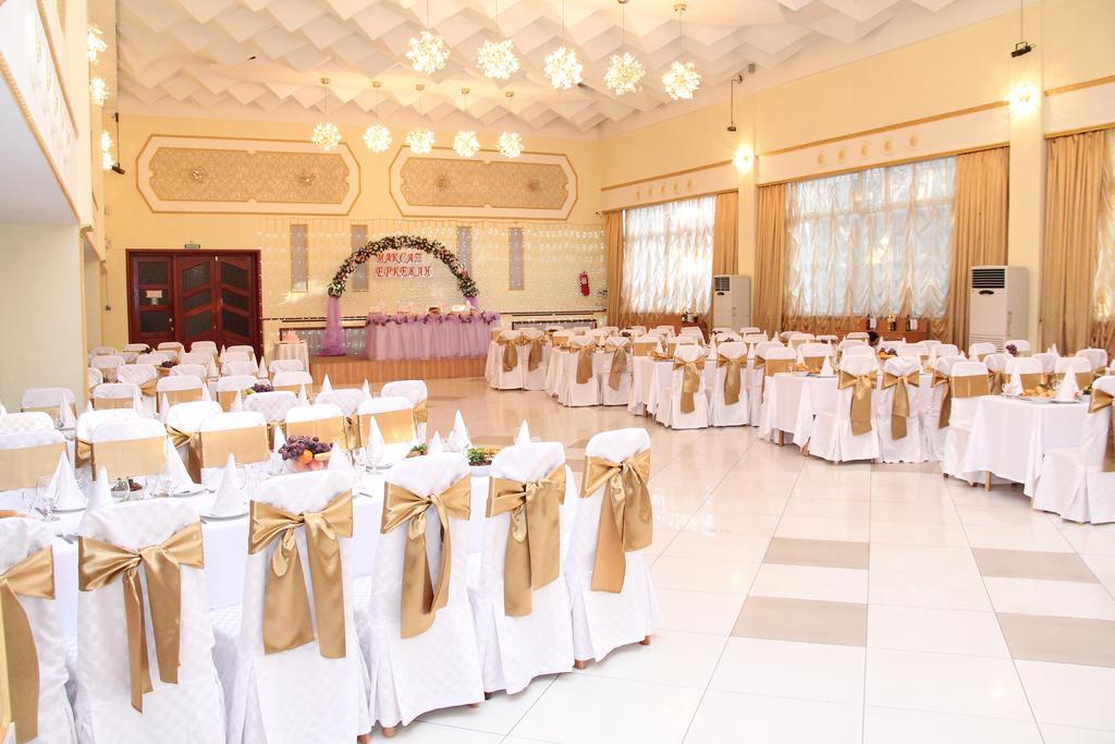 Ust-Kamenogorsk Hotel Екстериор снимка