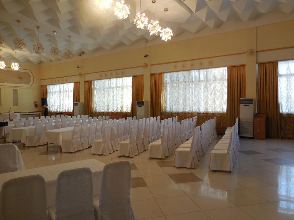 Ust-Kamenogorsk Hotel Екстериор снимка