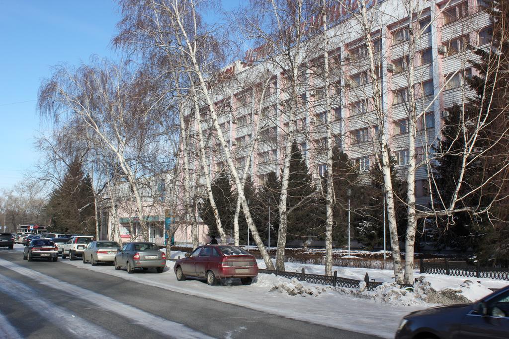 Ust-Kamenogorsk Hotel Екстериор снимка