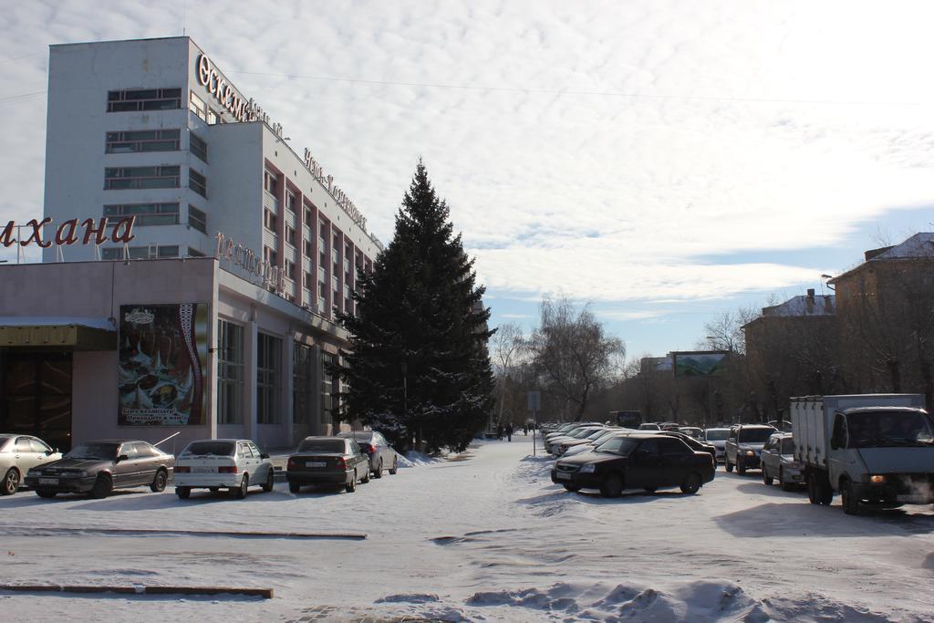 Ust-Kamenogorsk Hotel Екстериор снимка