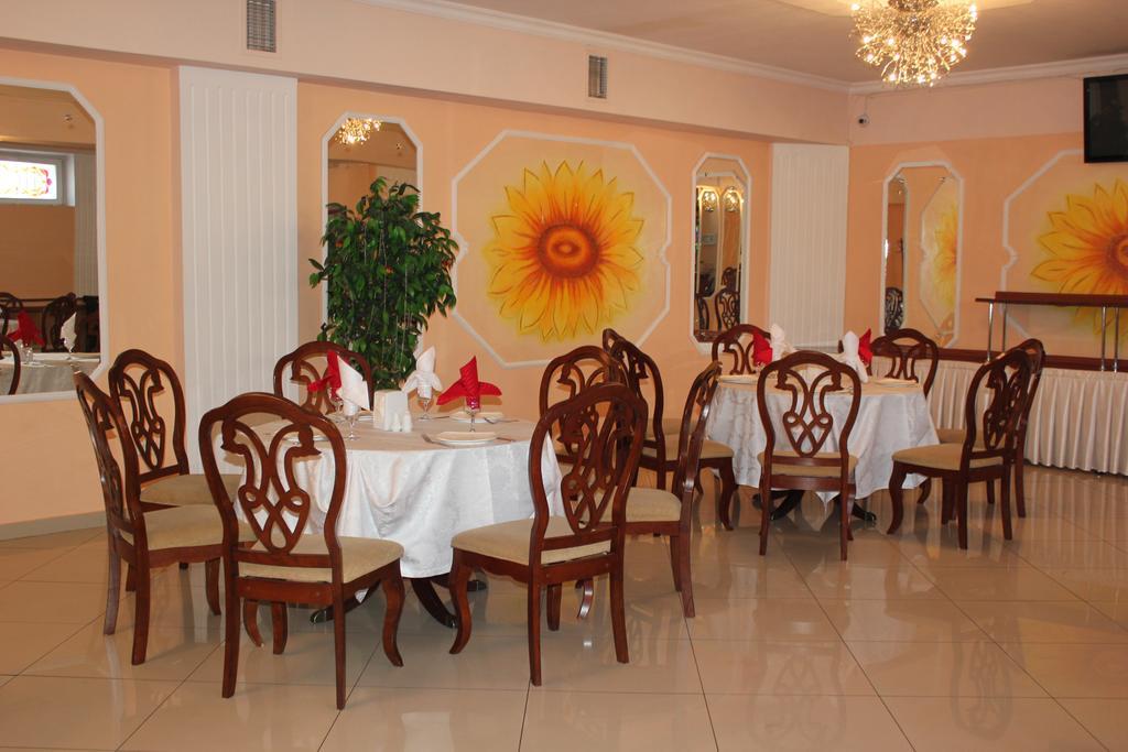 Ust-Kamenogorsk Hotel Екстериор снимка