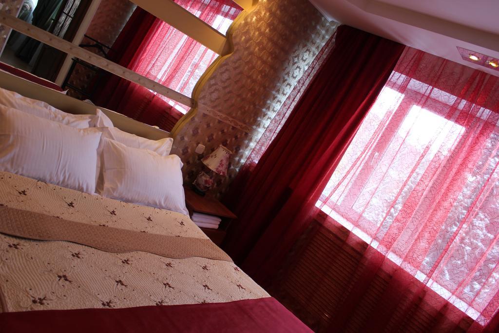 Ust-Kamenogorsk Hotel Екстериор снимка