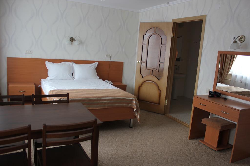Ust-Kamenogorsk Hotel Екстериор снимка