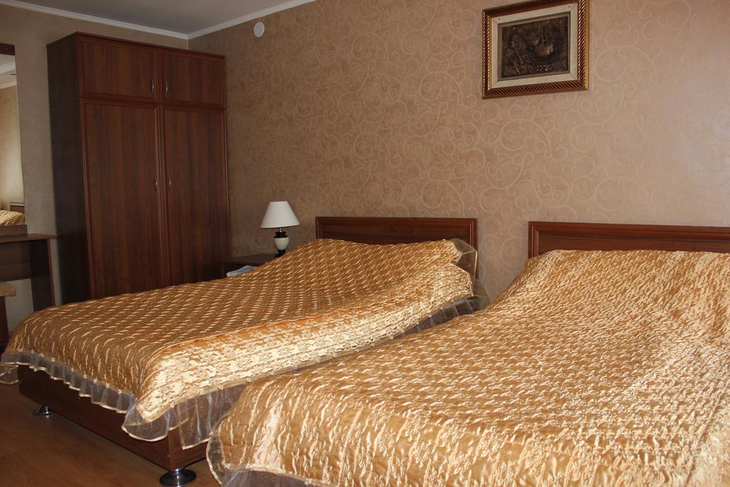 Ust-Kamenogorsk Hotel Екстериор снимка