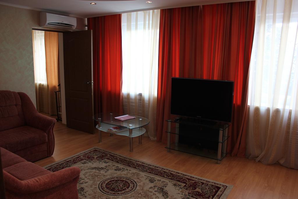 Ust-Kamenogorsk Hotel Екстериор снимка