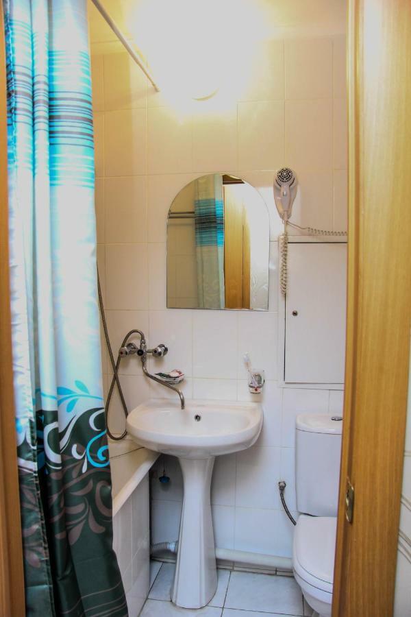 Ust-Kamenogorsk Hotel Екстериор снимка