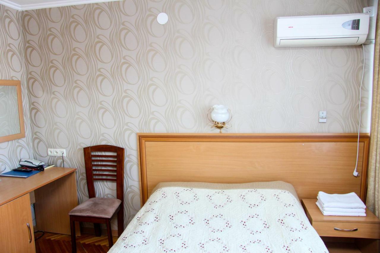 Ust-Kamenogorsk Hotel Екстериор снимка